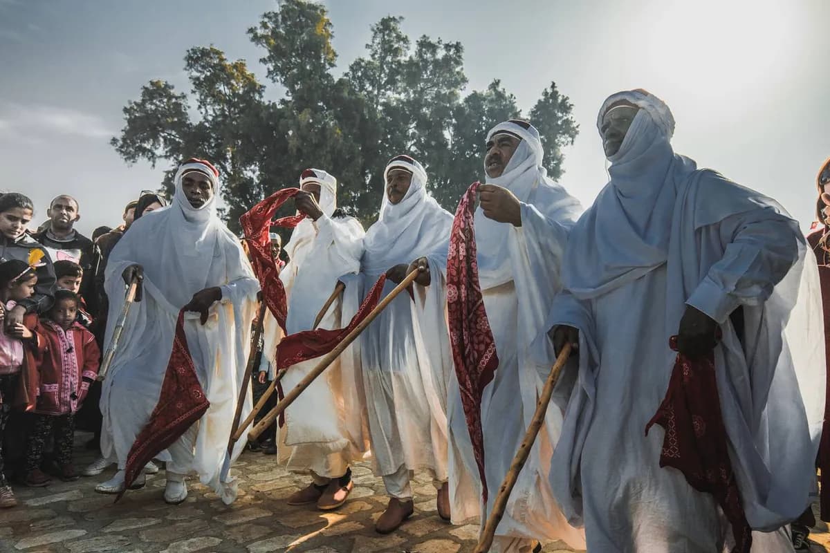 Spectacle nocturne au Festival du Sahara de Douz