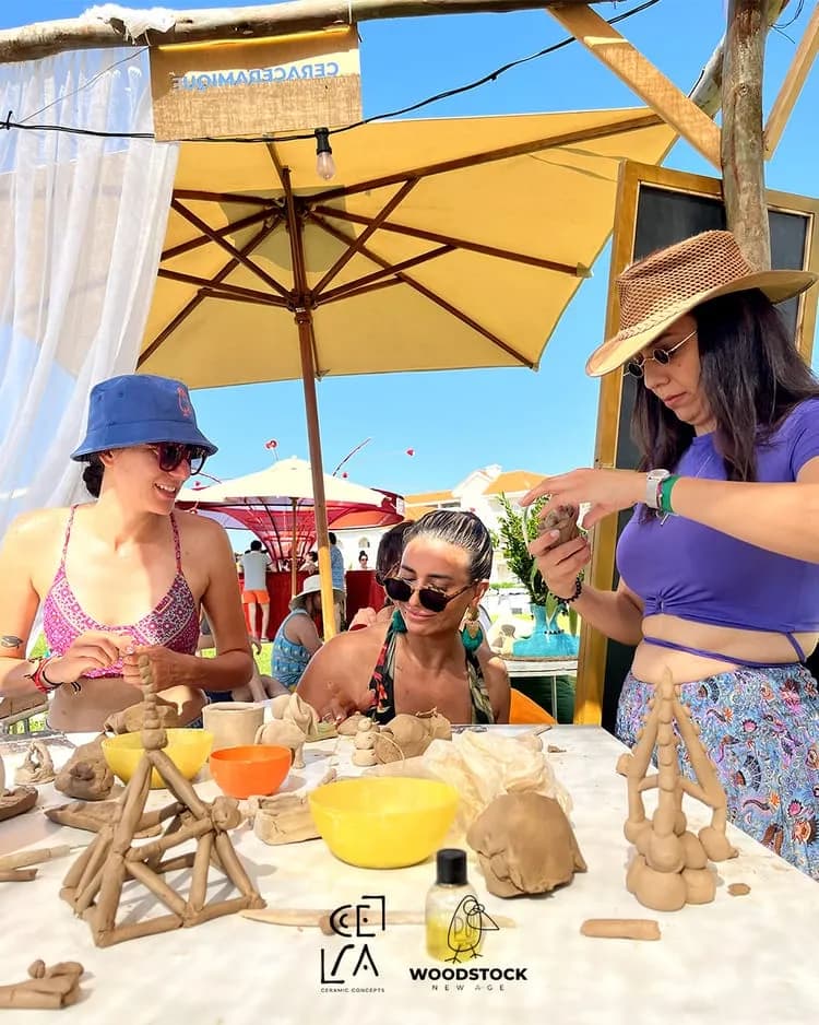 Atelier de peinture au Woodstock New Age