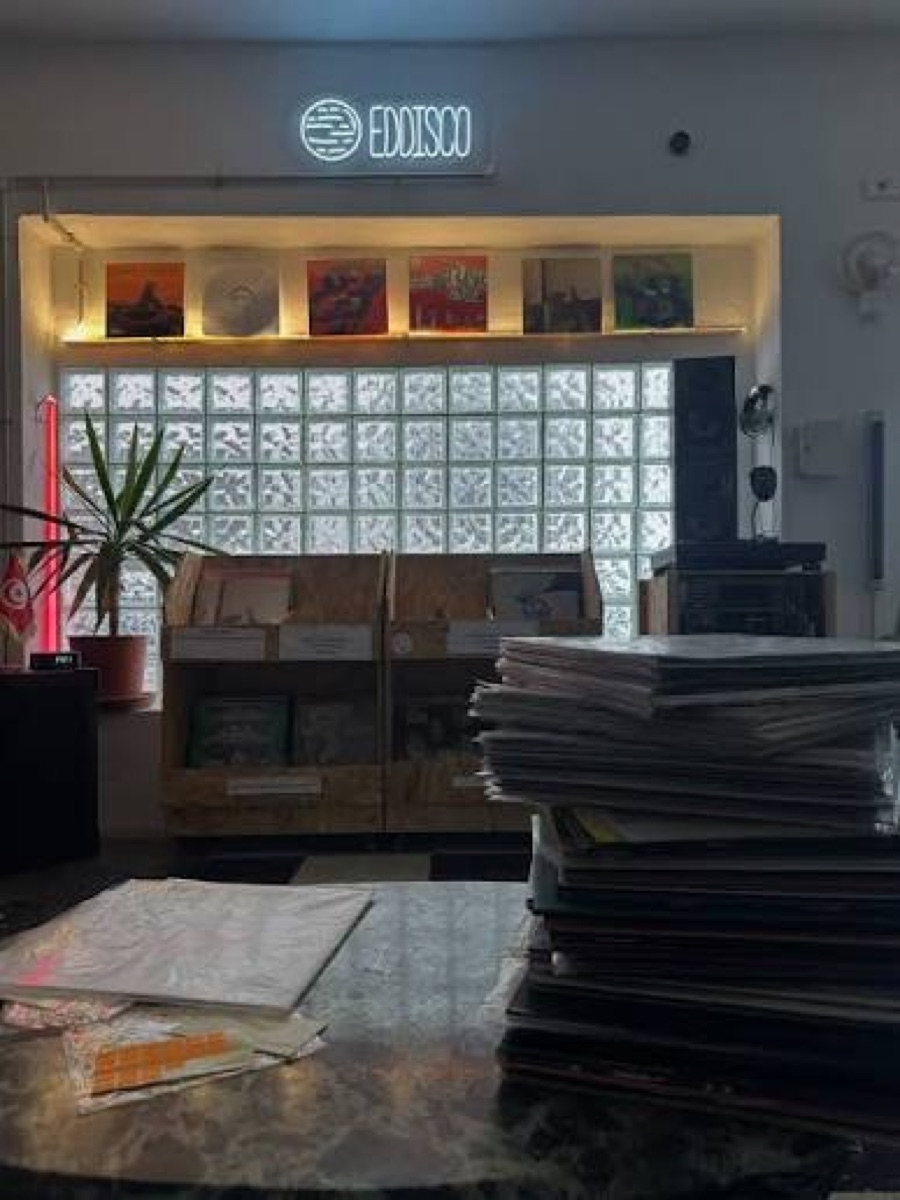 Le magasin dans ses nouveaux murs, à L'Écurie