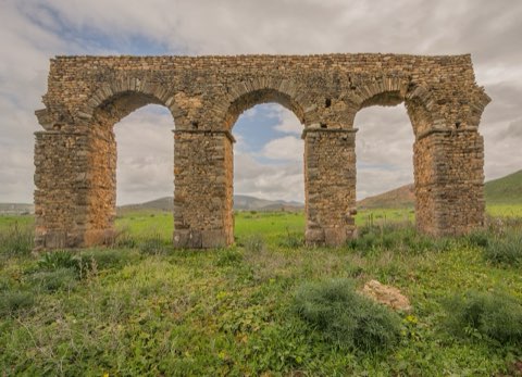 Aqueduct between the cisterns and the baths