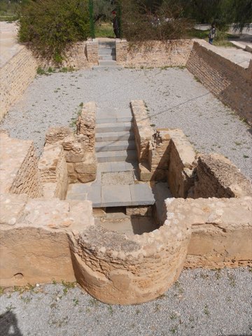 Temple des Eaux Spring, another view